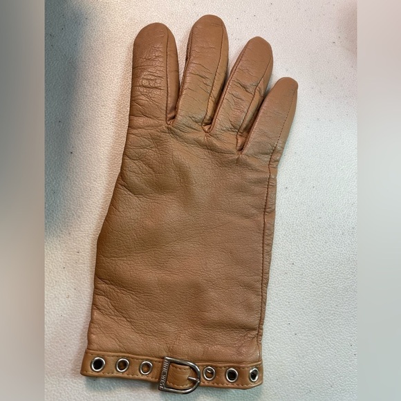 Beige Leather gloves by Nine West, lined. Grommet and buckle detail.EUC - Picture 4 of 7